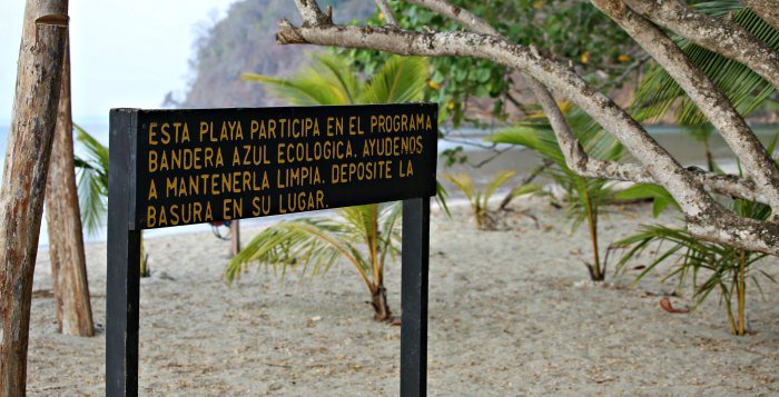 Sign with Spanish text at Playa Mantas Costa Rica.