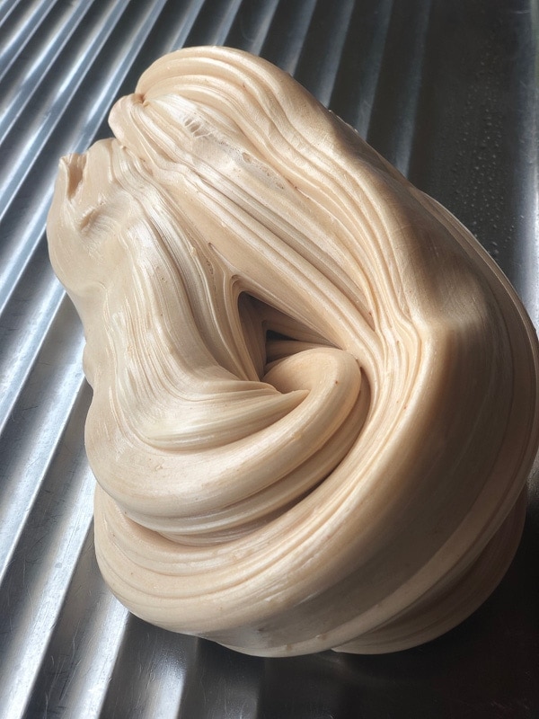 Melocha de natilla on counter before preparation.